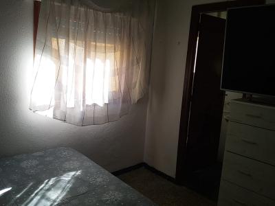 613591640: Chica busca chico en Valencia