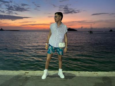 617751173: Chico busca chica en Barcelona