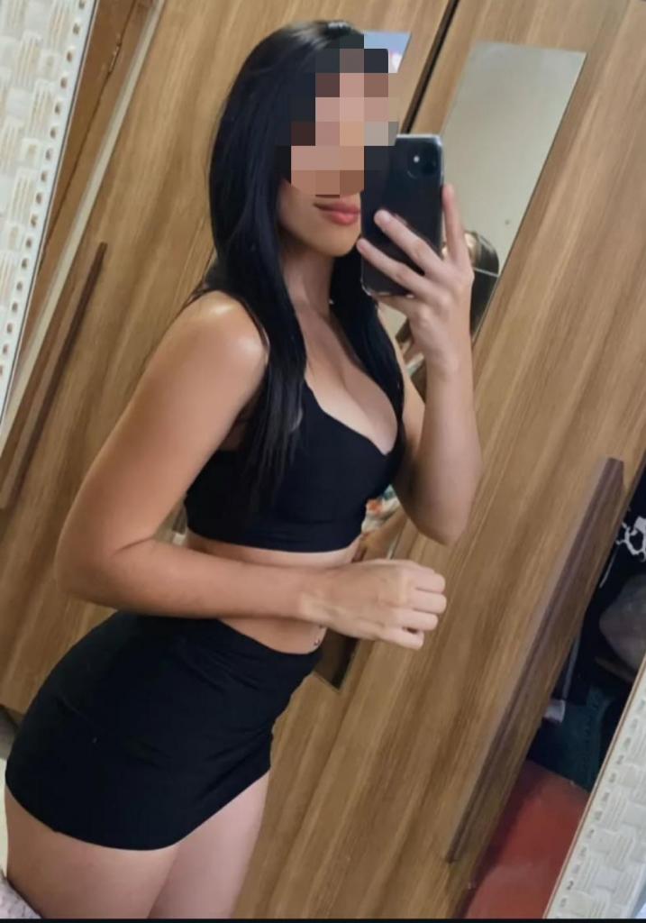667890374: Chica busca chico en Madrid