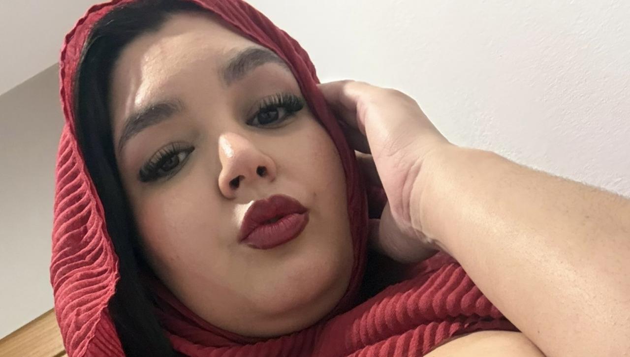 695166947: Chica busca chico en Granada