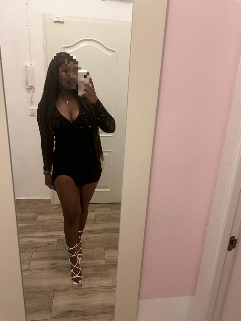 617472183: Chica busca chico en Valencia