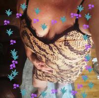 698493764: Chica busca chico en Gerona