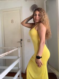 673764599: Chica busca chico en Gerona