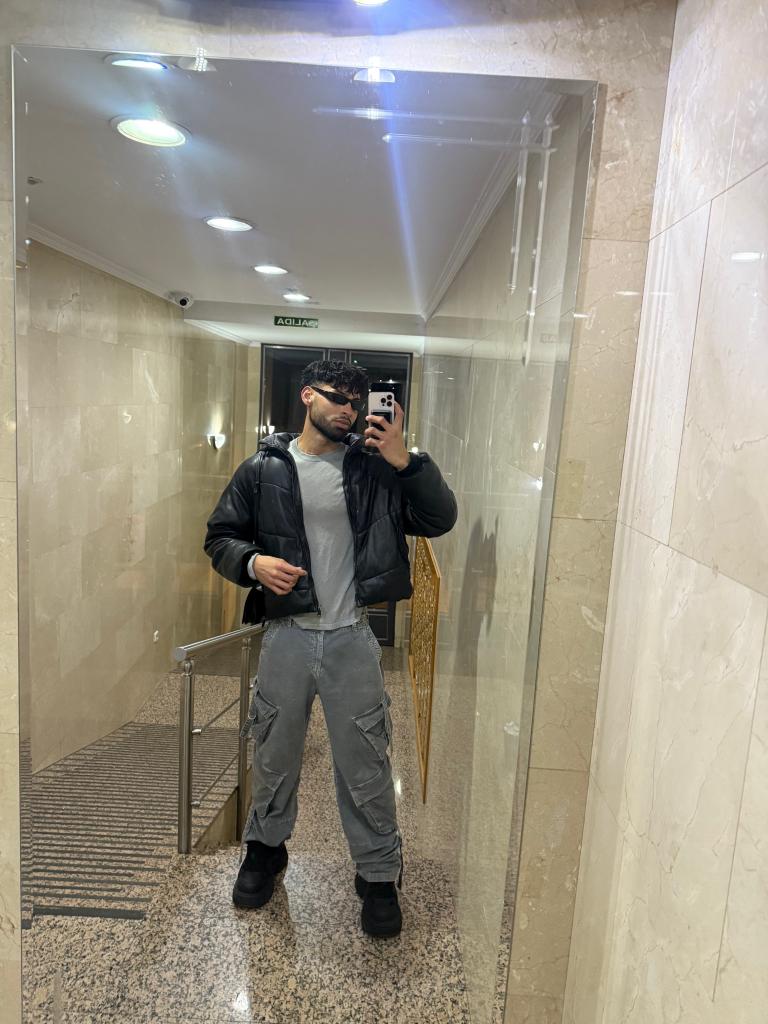 Chico busca chica en La Coruña: 