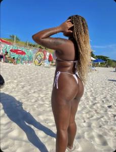 623549957: Chica busca chico en Barcelona