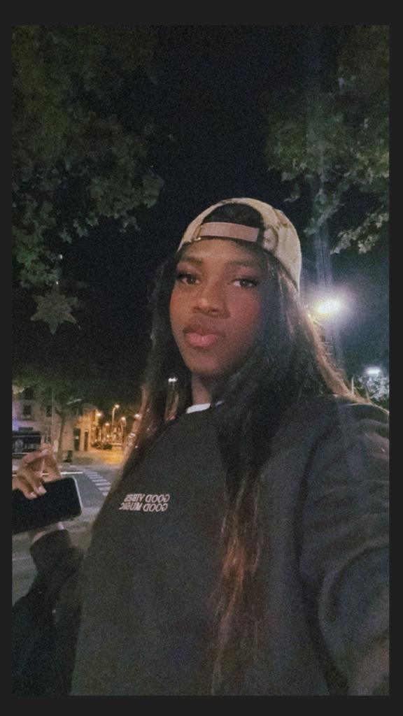 687123603: Travesti en Barcelona