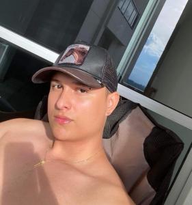 673124940: Chico busca chica en Zaragoza