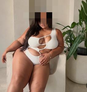 678857842: Chica busca chico en Barcelona