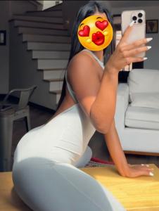 633374175: Chica busca chico en Barcelona