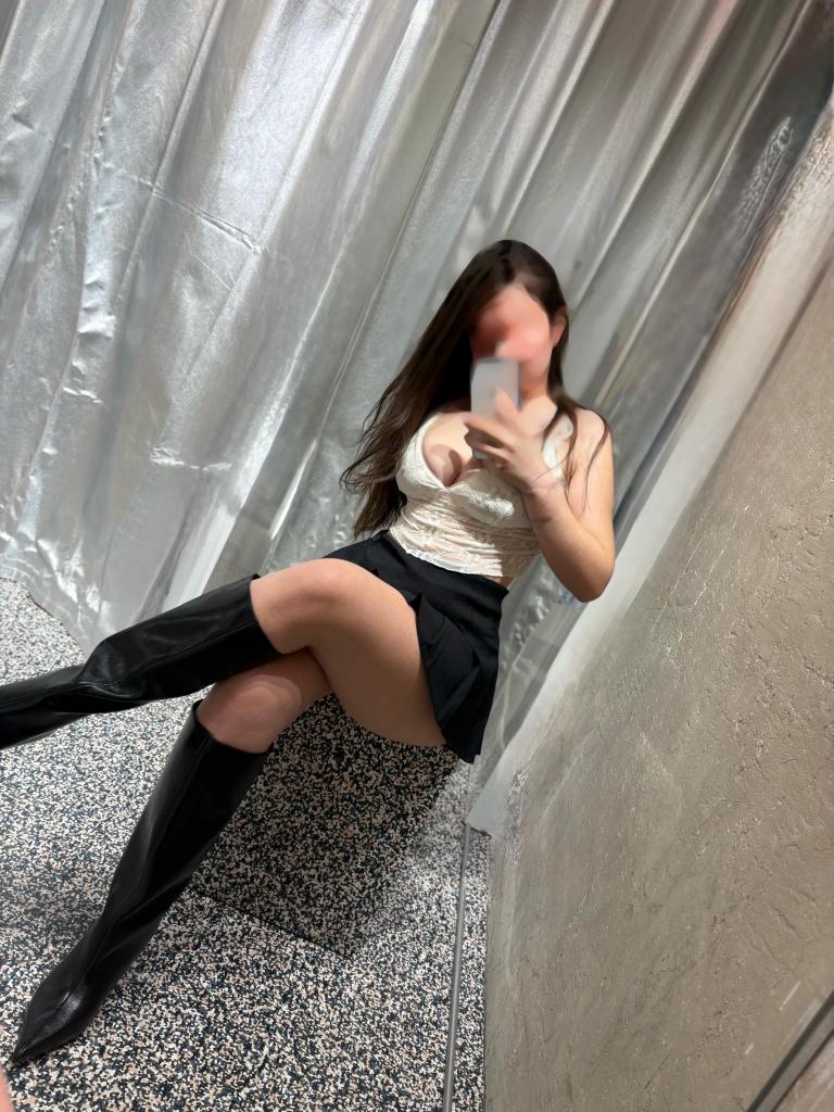 672854673: Chica busca chico en Madrid