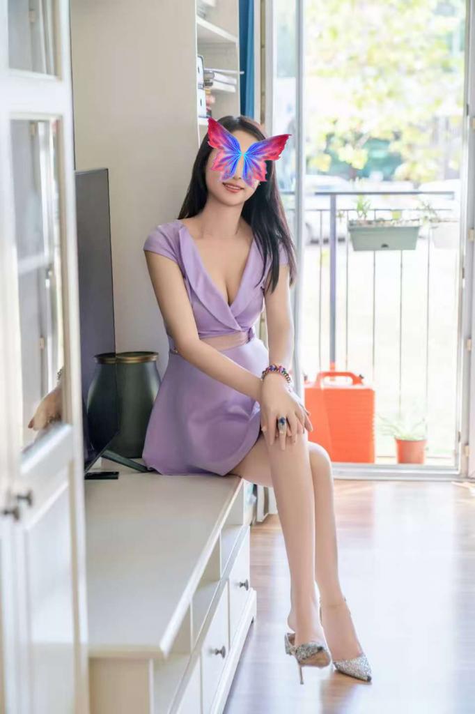 615419378: Chica busca chico en Barcelona