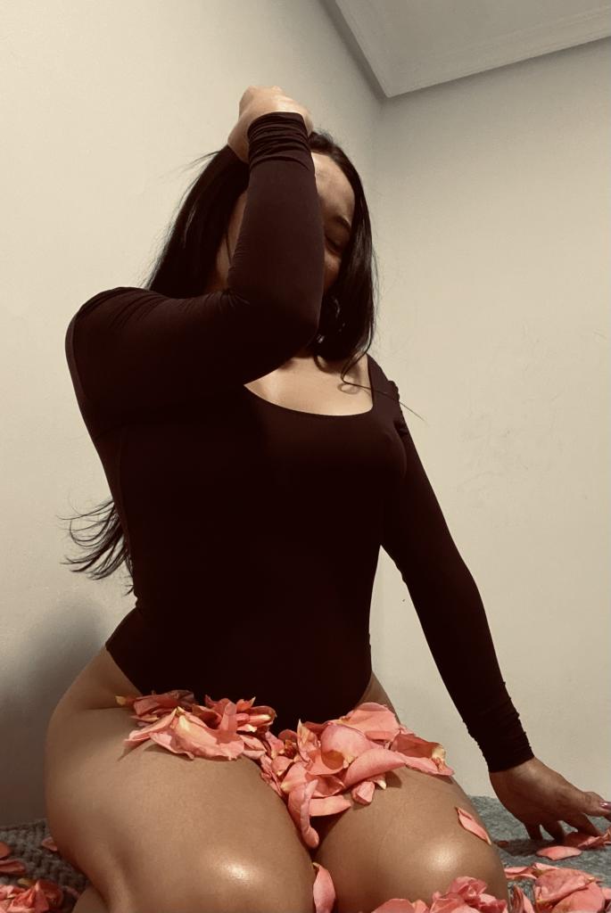 605206435: Chica busca chico en Madrid