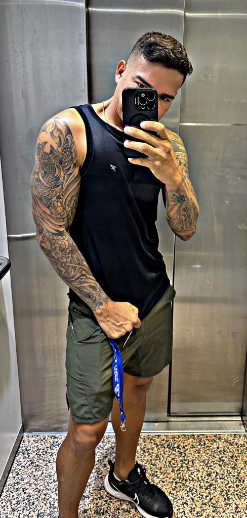 663572995: Chico busca chica en Málaga