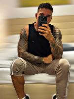 663572995: Chico busca chica en Málaga