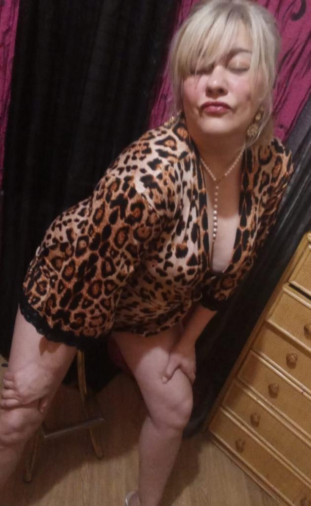 697737951: Chica busca chico en Murcia