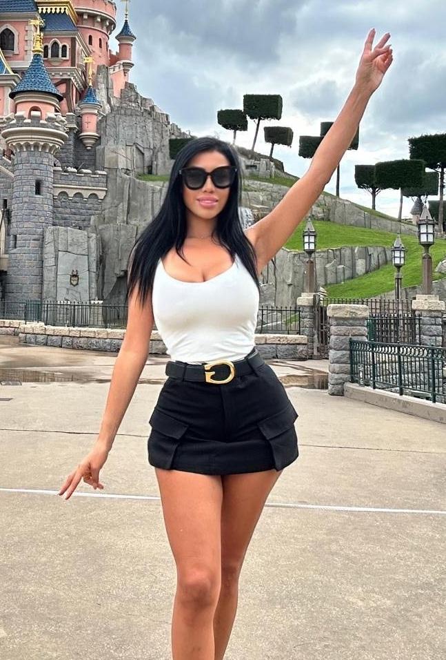 697707398: Chica busca chico en Madrid