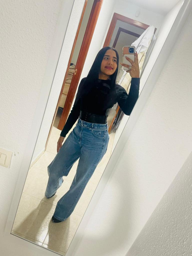 613686356: Chica busca chico en Almería