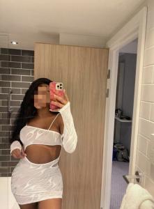 641347039: Chica busca chico en La Coruña