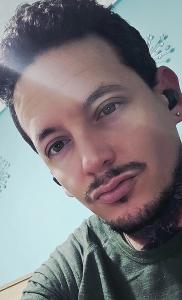 671115563: Chico busca chica en Málaga