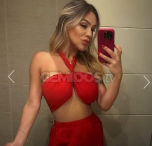 695740684: Chica busca chico en Madrid