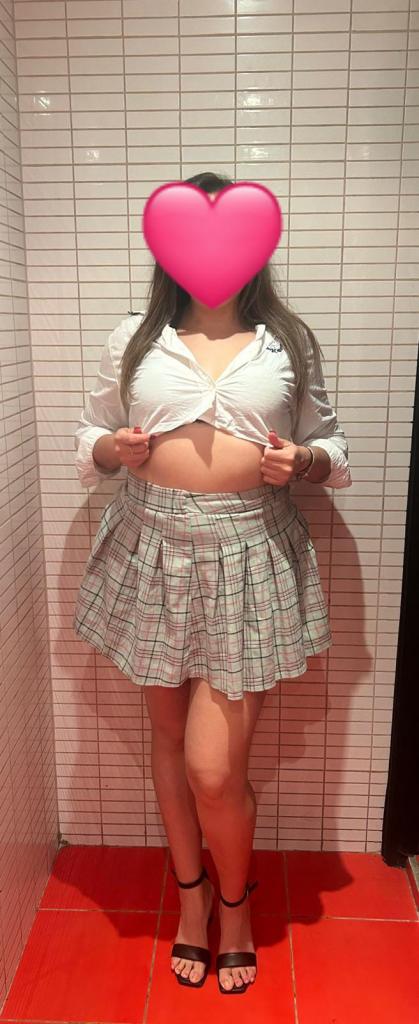 Chica busca chico en Sevilla: Chica busca chico