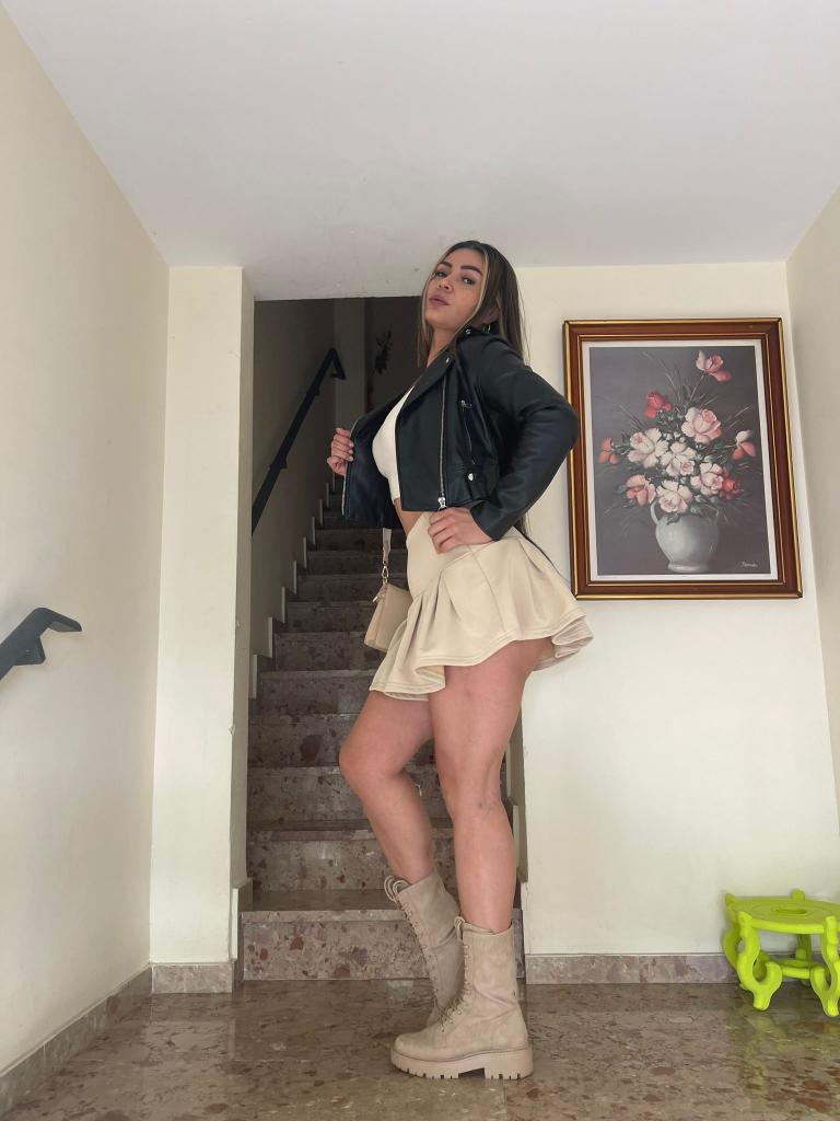 Chica busca chico en Alicante: Chica busca chico