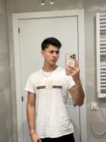 697751128: Chico busca chica en Madrid