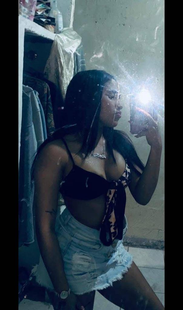 613686356: Chica busca chico en Almería