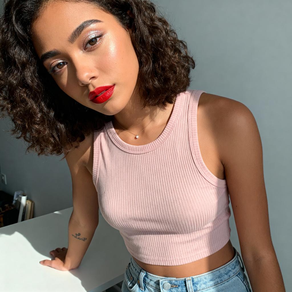 615694299: Chica busca chico en Madrid