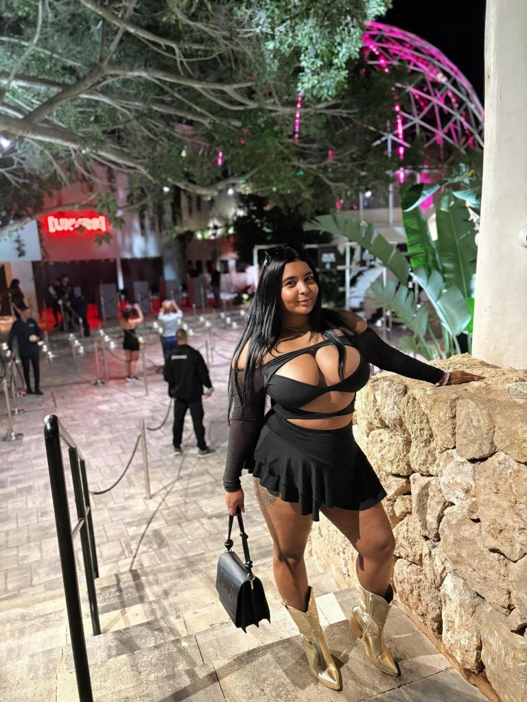 664299854: Chica busca chico en Madrid