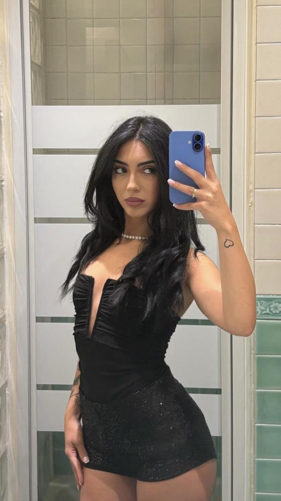 611280536: Chica busca chico en Gerona