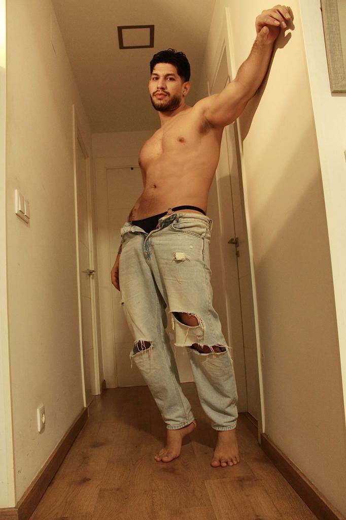 627275163: Chico busca chica en Sevilla