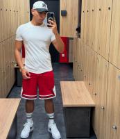 673871767: Chico busca chica en Pontevedra