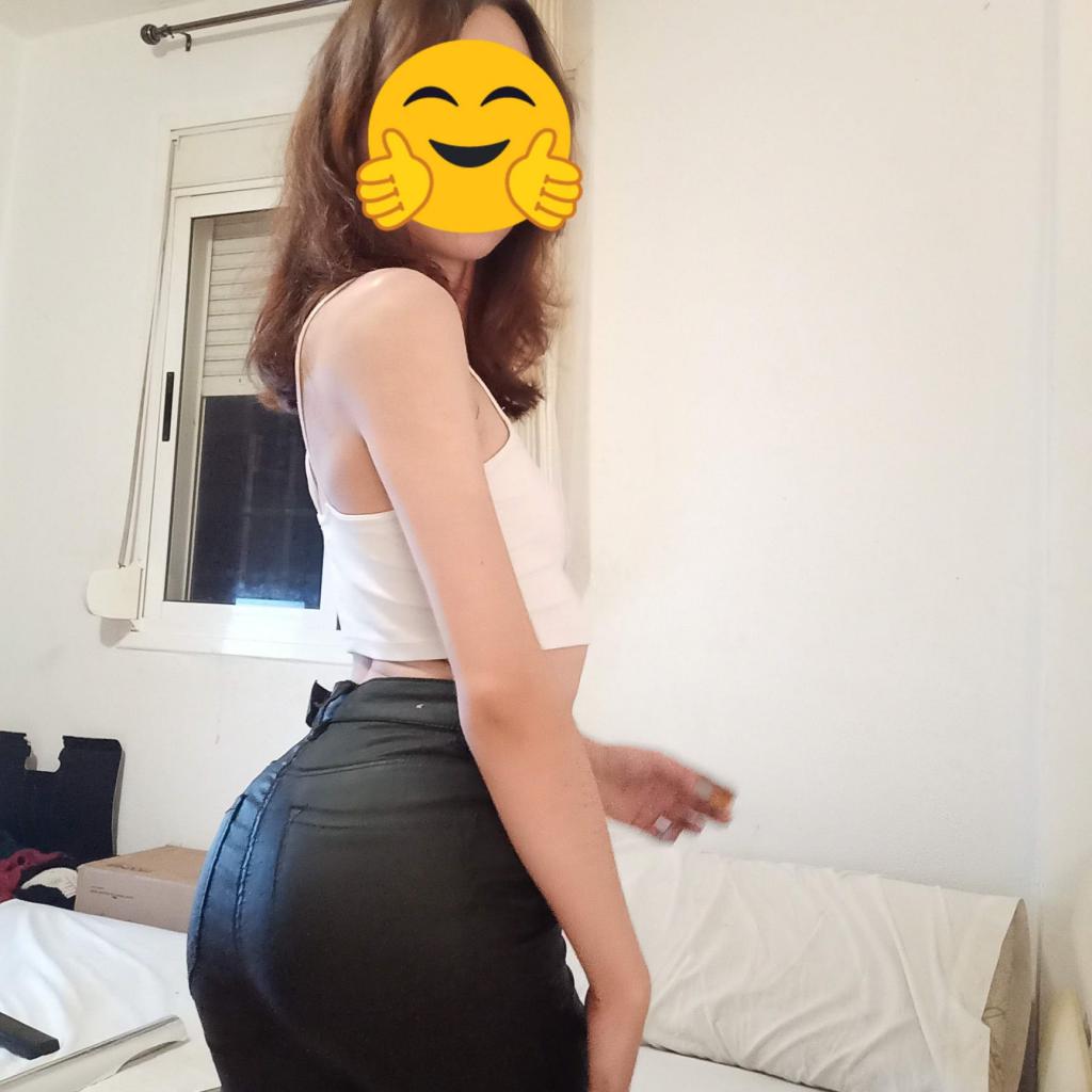 614674390: Chica busca chico en Málaga
