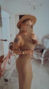 694283874: Chica busca chico en Gerona