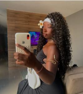 614631923: Chica busca chico en Sevilla