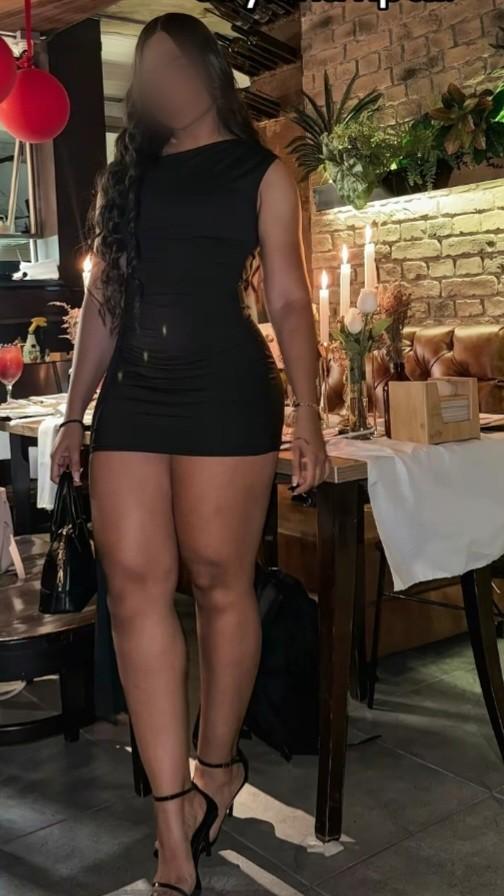 664489954: Chica busca chico en Cádiz