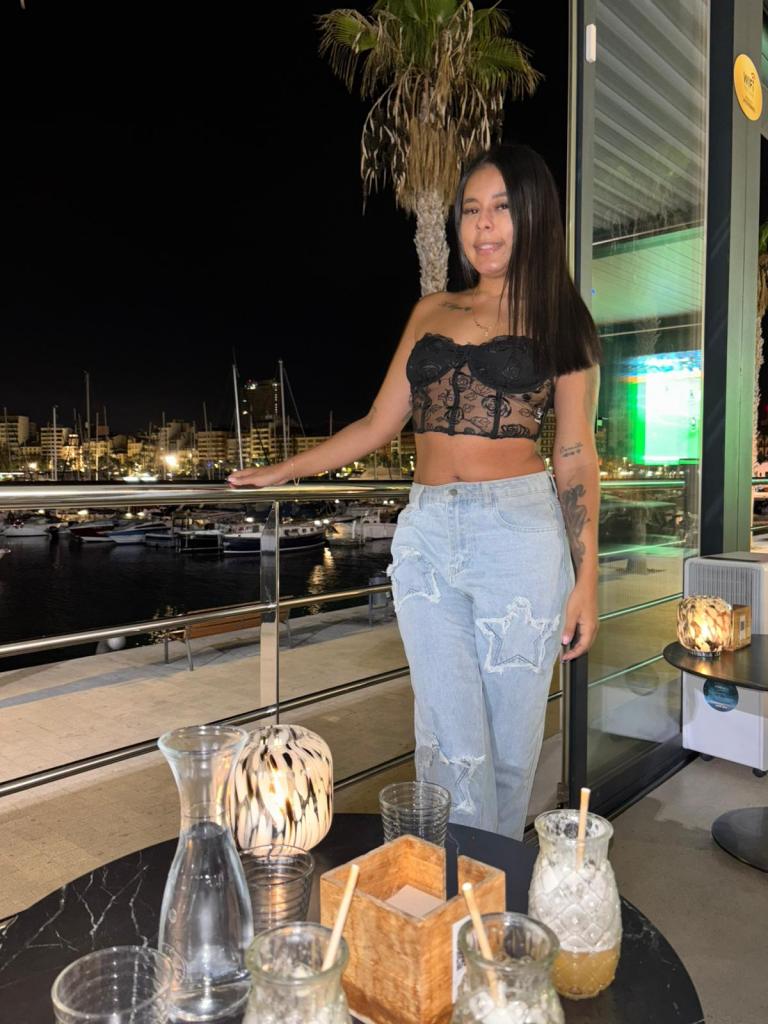 613370794: Chica busca chico en Pontevedra