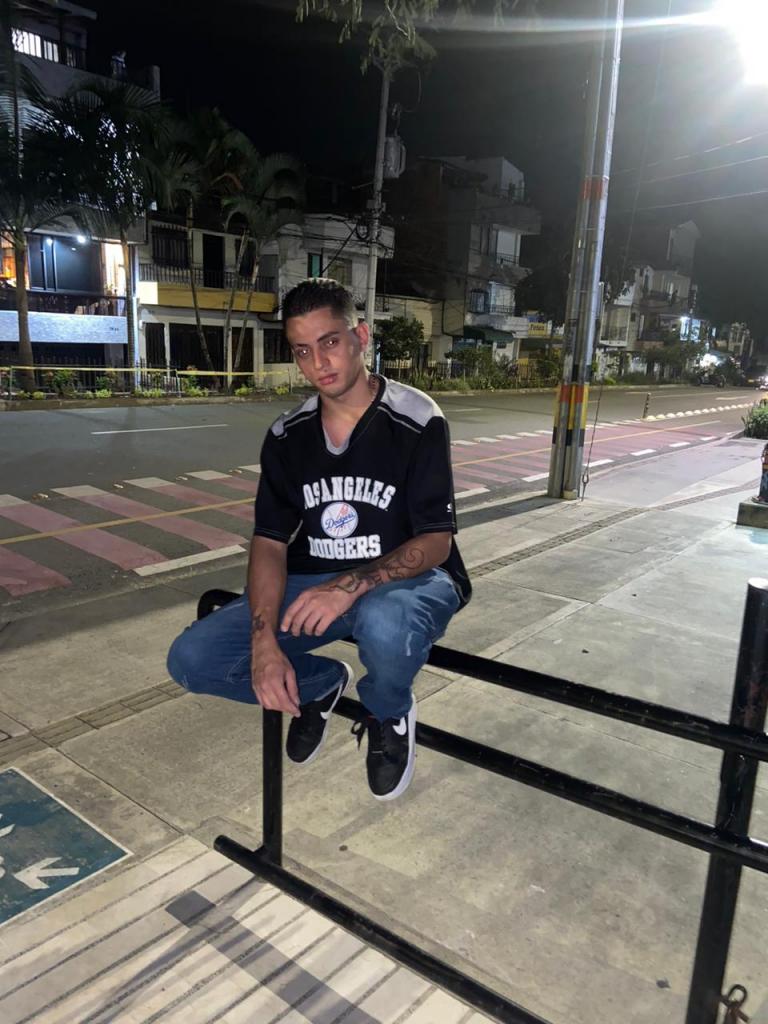 607905149: Chico busca chica en Zaragoza