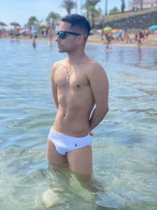 Chico busca chica en Granada: 