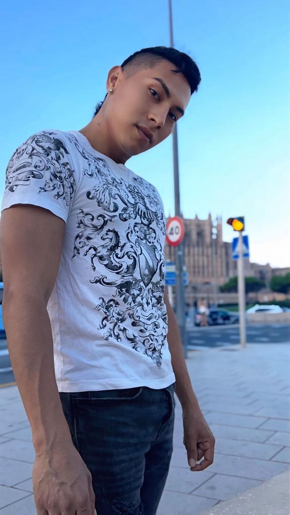 Chico busca chica en Mallorca: 