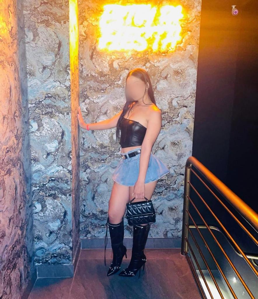 607384697: Chica busca chico en Mallorca