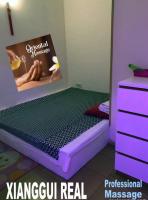 654746818: Chica busca chico en Barcelona