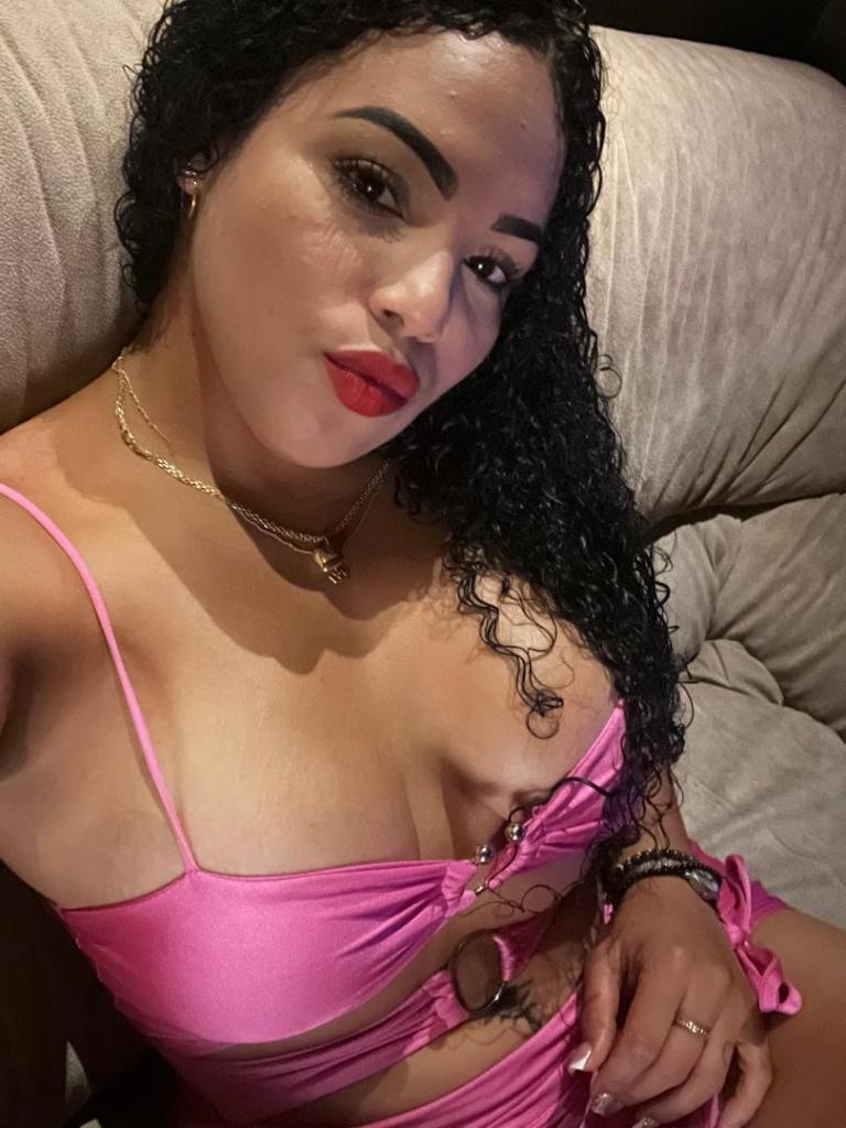 678671164: Chica busca chico en Granada