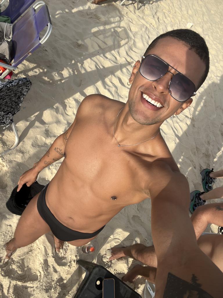 694213895: Chico busca chica en Madrid