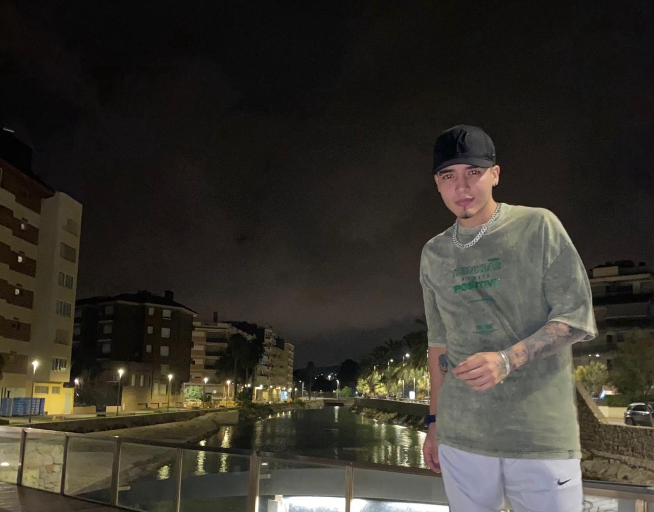 643701664: Chico busca chica en Barcelona