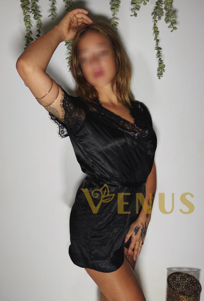 623976940: Chica busca chico en Barcelona