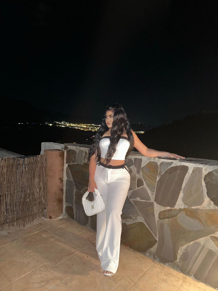 672985859: Chica busca chico en Ibiza