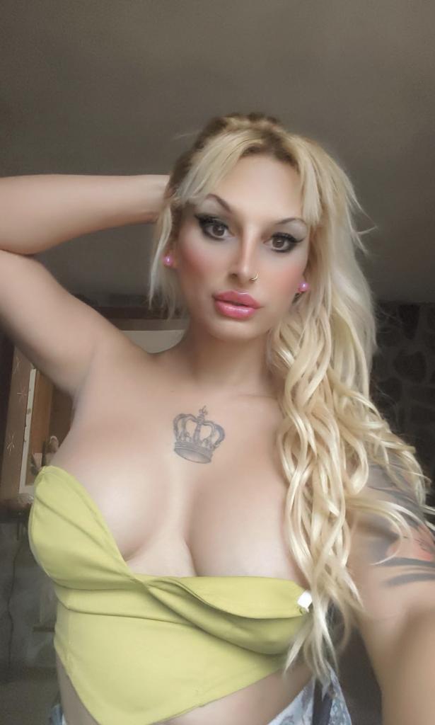 664595043: Chico busca chica en Barcelona