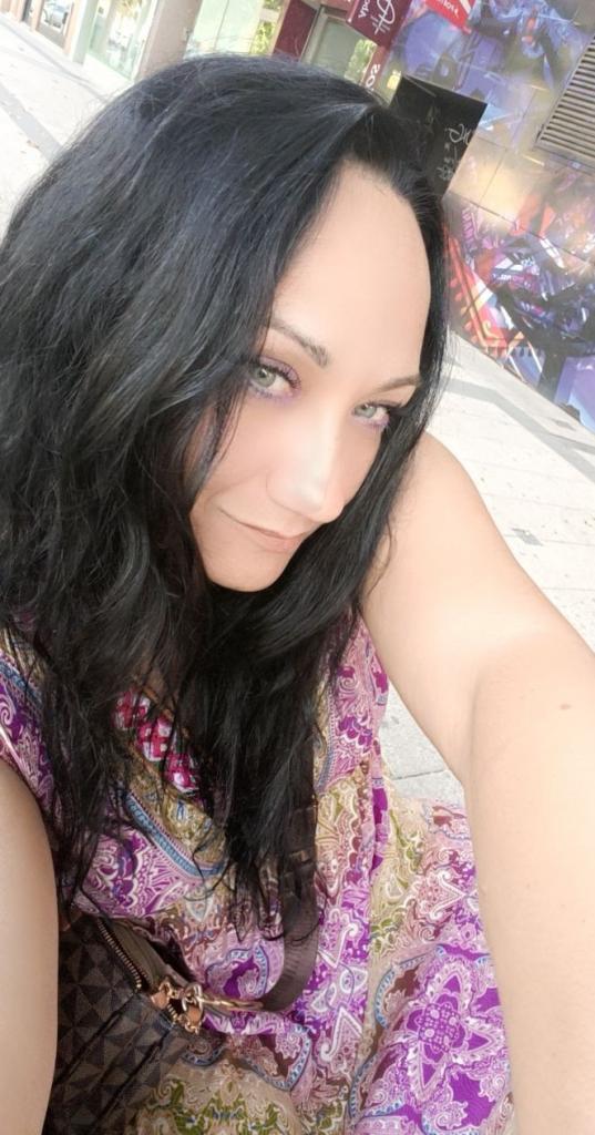 617048844: Chica busca chico en Barcelona